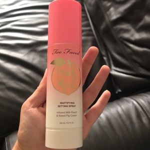 Too faced peach mist setting spray